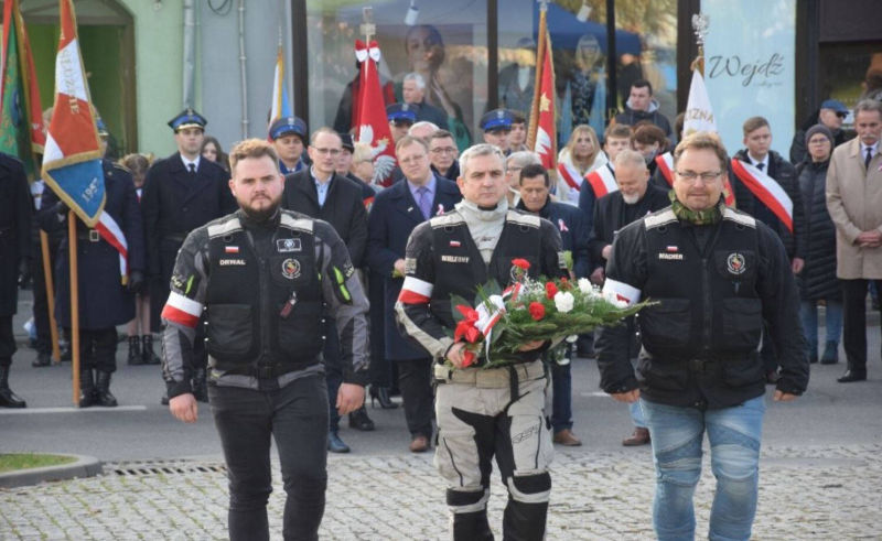 Motocykliści ze Zduńskiej Woli świętują Dzień Niepodległości